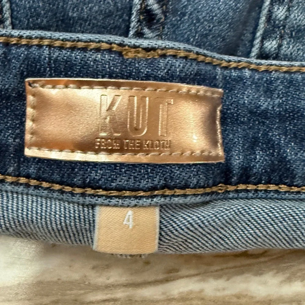 Kut from the Kloth Catherine Boyfriend Shorts Blue Denim Distressed Size 4 - Picture 7 of 7